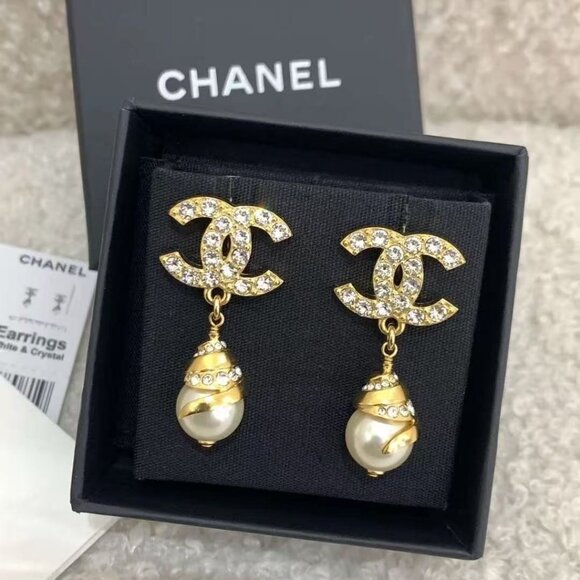 Chanel Fashion Earrings - Picture 1 of 11